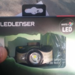 Аккумуляторный налобный фонарь LED LENSER MH8 черно-песочный